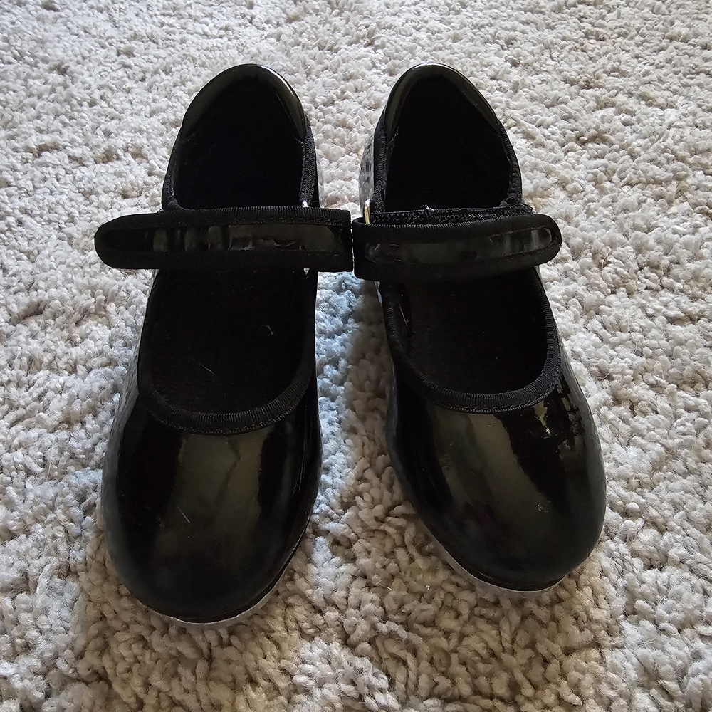 Girls Black Patent Mary Jane Dress Shoes with Strap